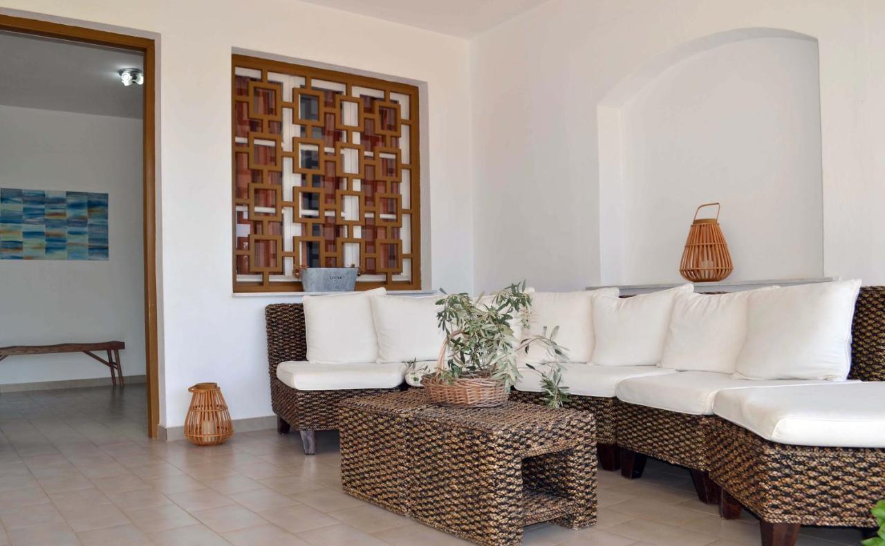 Villa Yiotevi Poros Town ภายนอก รูปภาพ
